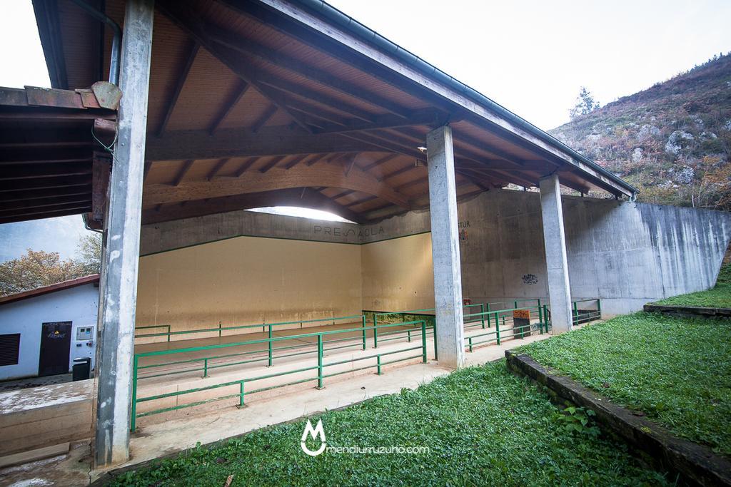 Casa Rural Eleizondo Haundia Itziar Екстер'єр фото